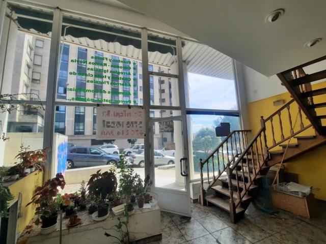 Local comercial en alquiler en Vigo, Couto photo 0