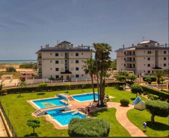 Apartamento en venta en Torrevieja, La Mata photo 0