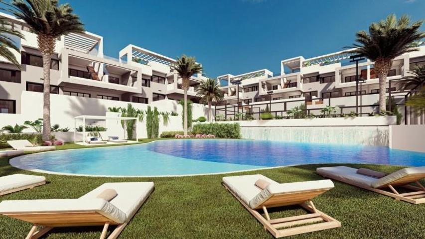 Bungalow en venta en Torrevieja, Los balcones photo 0