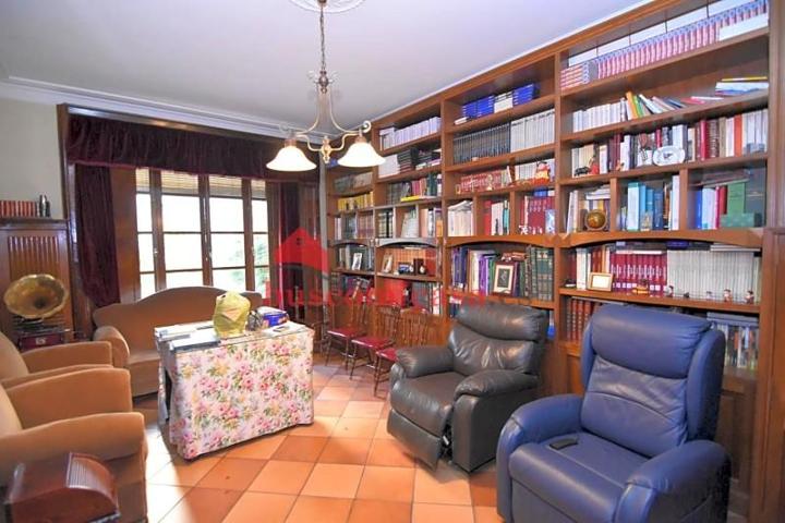 Edificio en venta en Linares, Calle Isaac Peral, 23700 photo 0