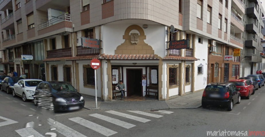 Local comercial en venta en Laredo, Laredo photo 0