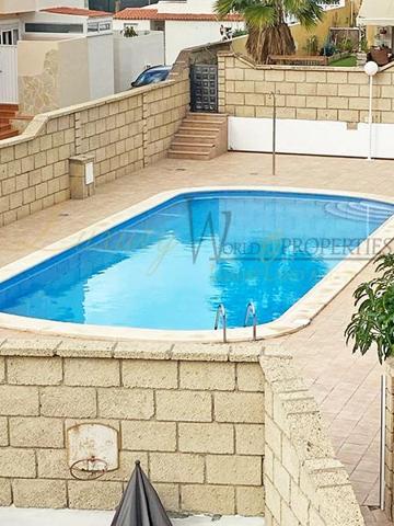 Chalet en venta en Adeje, Avenida Kurt Konrad Mayer, 38660 photo 0