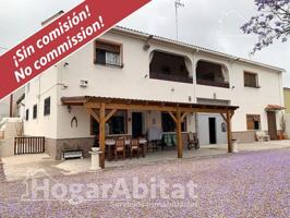 Chalet en venta en Carcaixent, Centro photo 0