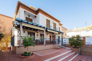 Casa en venta en Granada, Cervantes photo 0