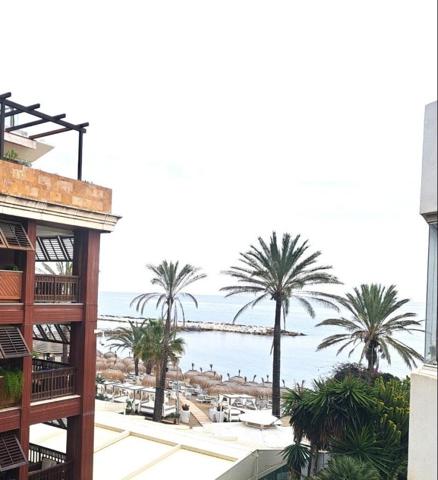 Piso en venta en Marbella, Puerto Banús photo 0