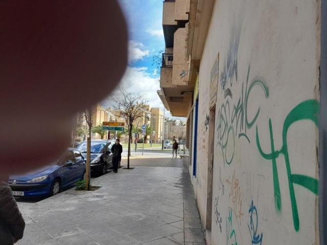 Local comercial en venta en Jaén photo 0