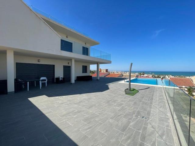 Chalet en venta en Torrevieja photo 0