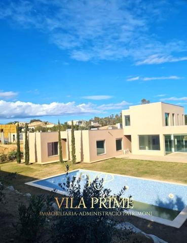 Casa en venta en Girona, Costa Brava photo 0