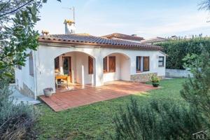 Casa en venta en Pals, Els Masos de Pals photo 0