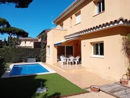 Chalet en venta en Pals, Platja de pals photo 0