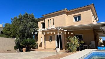 Chalet en venta en La Nucia, Bello horizonte photo 0
