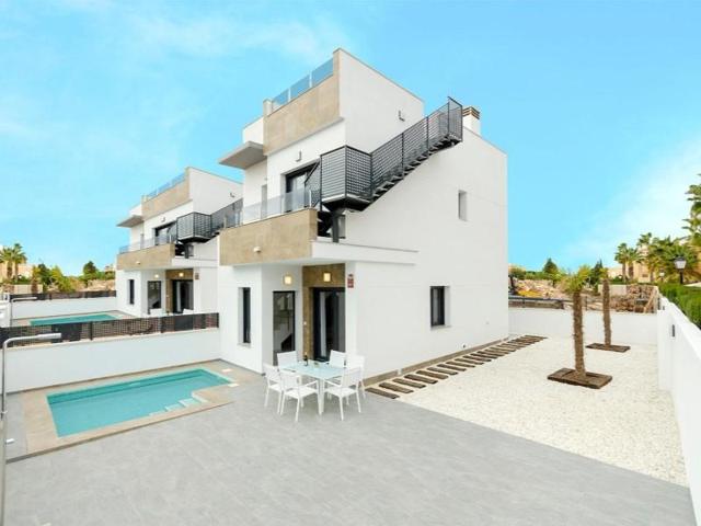 Chalet en venta en Torrevieja photo 0