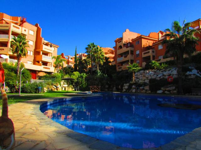 Piso en venta en Marbella, Este - Hacienda Las Chapas photo 0