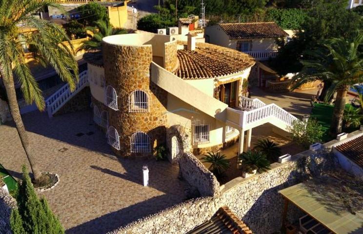 Chalet en venta en Calpe, Cometa 3 photo 0