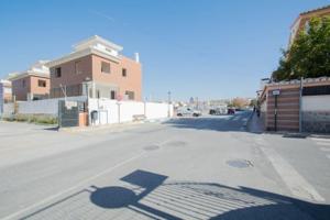 Terreno en venta en Cájar, Colegio Lux Mundi photo 0