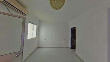 Chalet en venta en Lora del Río, Andalucia photo 0