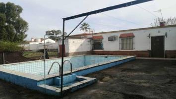 Chalet en venta en Carmona, Andalucia photo 0