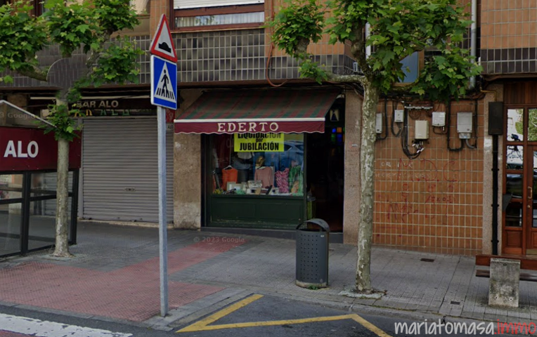Local comercial en venta en Etxebarri, Etxebarri photo 0