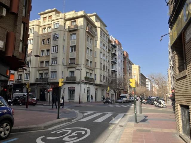 Piso en venta en Zaragoza, Calle del Doctor Casas, 50008 photo 0