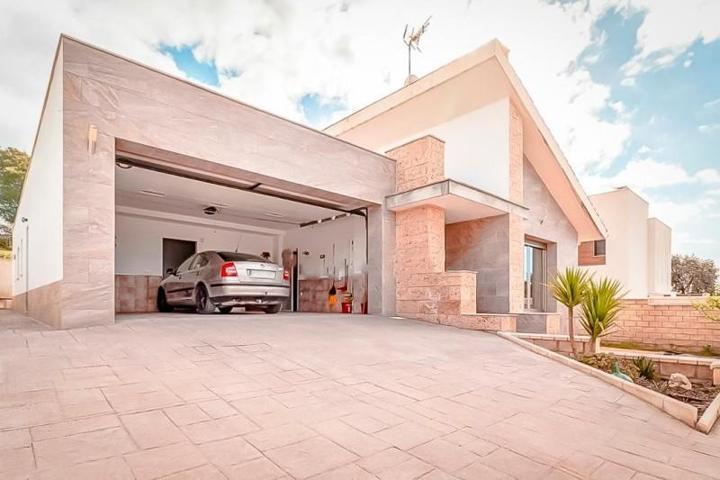 Casa en venta en Córdoba, Urb. El Sol photo 0