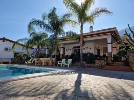 Chalet en venta en Alhaurín de la Torre, Manantiales-Lagar-Cortijo photo 0