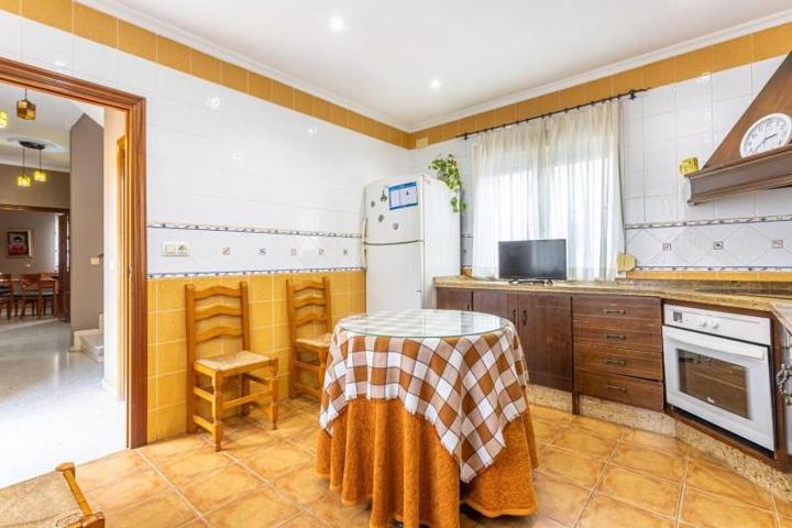 Casa en venta en Alcalá de Guadaira, Santa Lucia photo 0