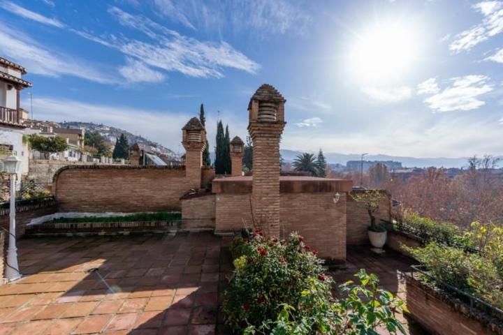 Casa en venta en Granada, Paseo de la bomba photo 0