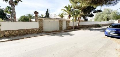 Chalet en venta en Orihuela Costa photo 0