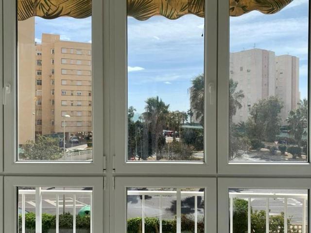 Apartamento en alquiler en Alicante, Urbanova photo 0