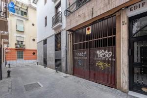 Garaje en venta en Granada, Realejo photo 0
