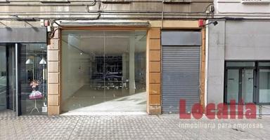 Local comercial en venta en Pamplona, Calle de González Tablas, 31004 photo 0