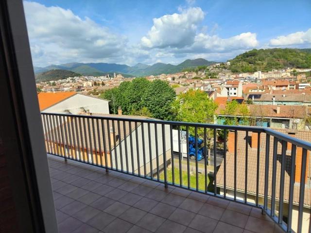 Adosada en venta en Olot, La Garrotxa photo 0