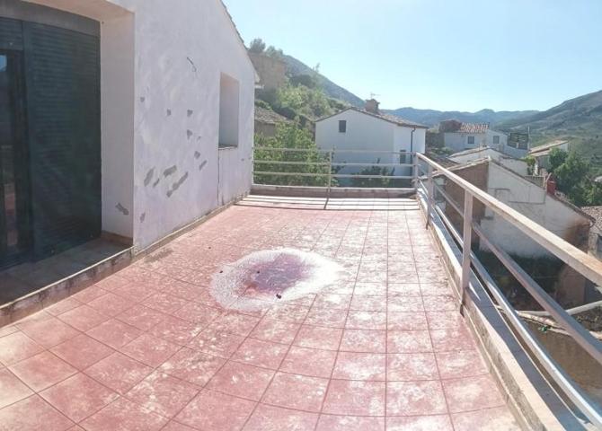 Chalet en venta en Paracuellos de la Ribera, Calle Gallopie, 50299 photo 0