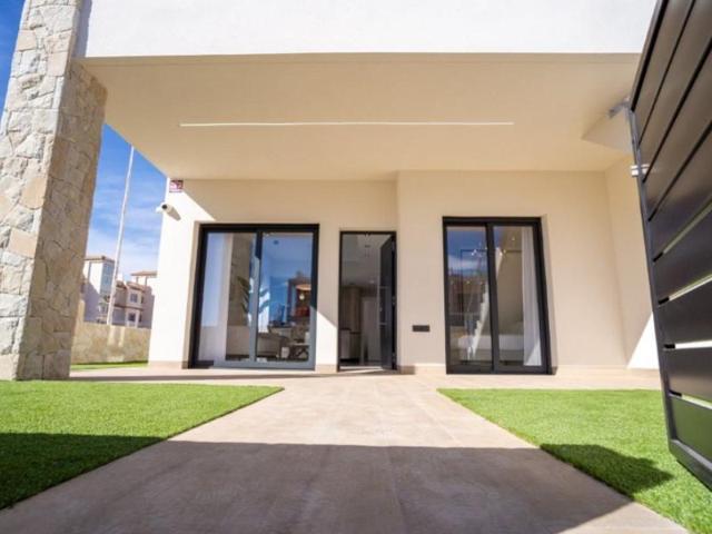 Apartamento en venta en Orihuela, Punta Prima photo 0