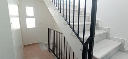 Duplex en venta en La Línea de la Concepción, Junquillos photo 0