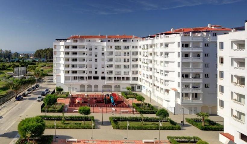 Apartamento en venta en Marbella, Nueva Andalucia - La Campana photo 0