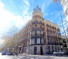 Edificio en venta en Madrid, Salamanca photo 0