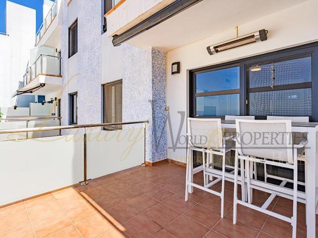 Apartamento en venta en Adeje, Calle el Sauce, 38660 photo 0