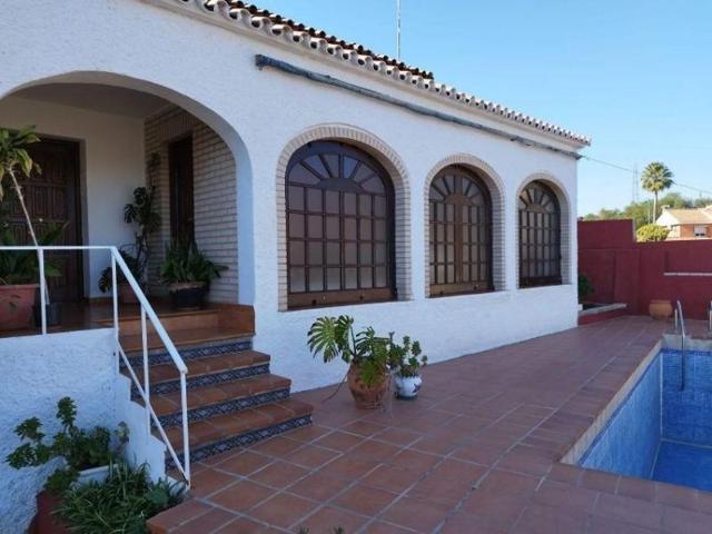 Casa en venta en Málaga, El Atabal photo 0