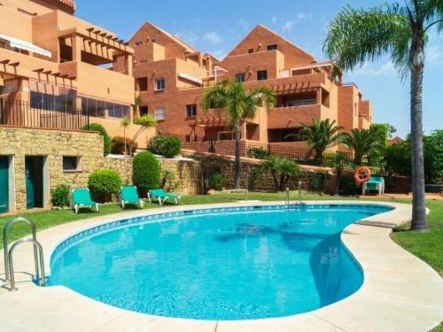 Apartamento en venta en Marbella, Elviria photo 0