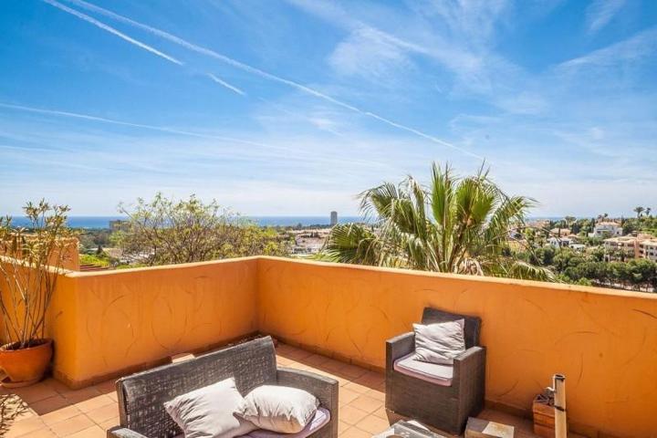 Aticos en venta en Marbella, Cabopino photo 0