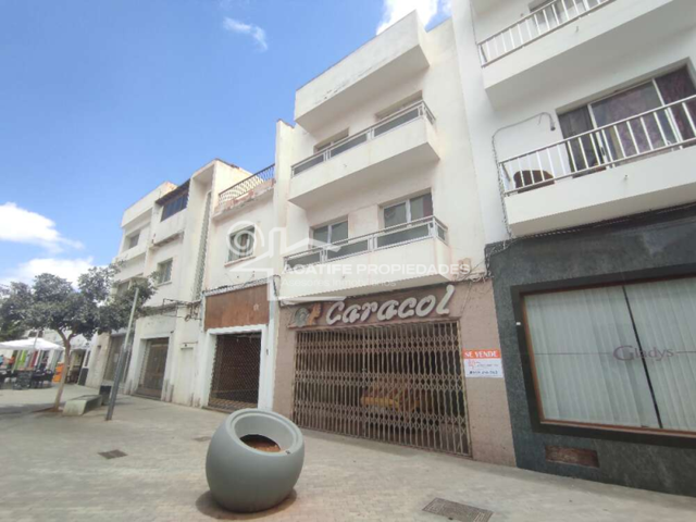 Local comercial en venta en Arrecife, Arrecife photo 0