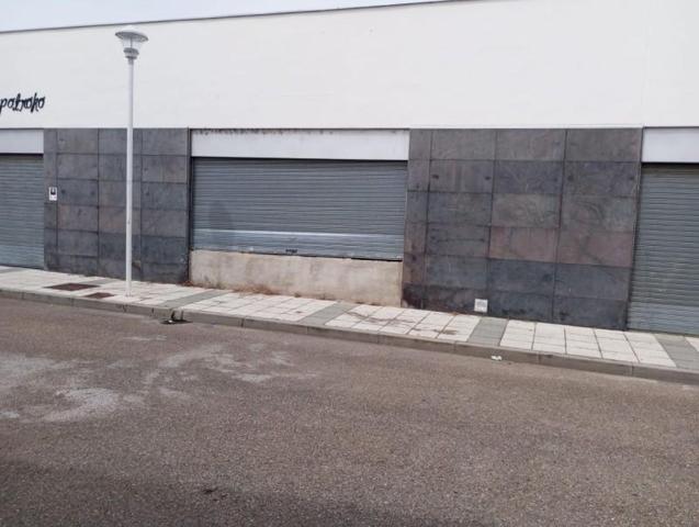 Local comercial en venta en Cabezón de Pisuerga, Pueblo photo 0