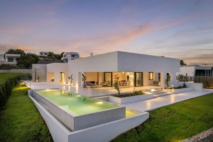 Chalet en venta en Orihuela Costa photo 0