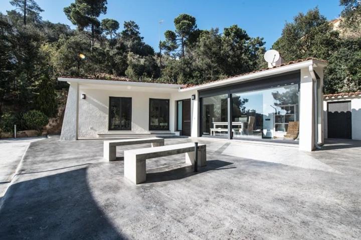 Chalet en venta en Lloret de Mar, Serra Brava photo 0