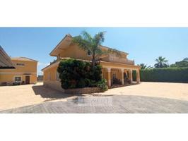 Chalet en venta en Elche photo 0