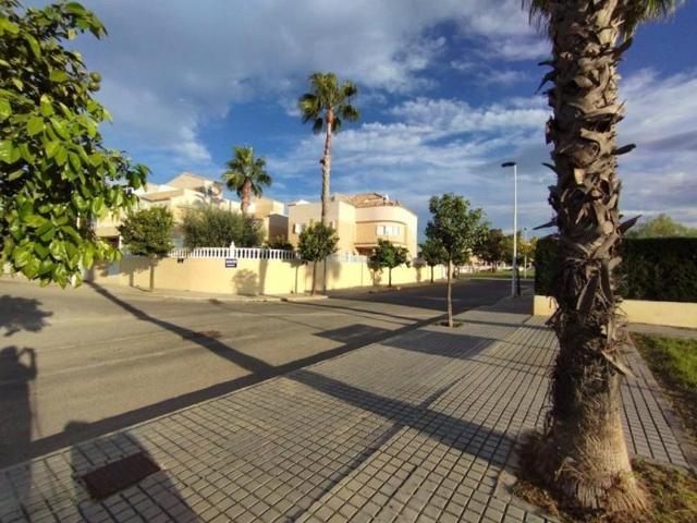 Chalet en venta en Torrevieja photo 0