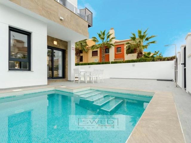 Chalet en venta en Torrevieja photo 0