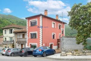 Casa en venta en Oviedo, La Manjoya-Parroquias Sur photo 0