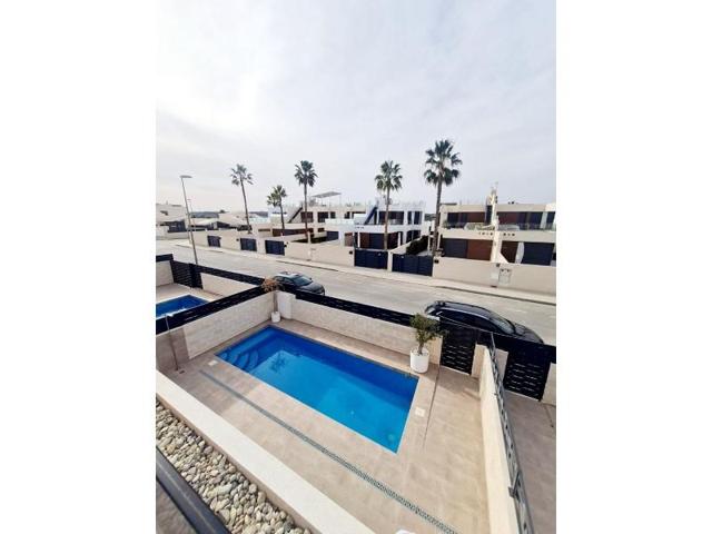 Chalet en venta en Benijofar photo 0